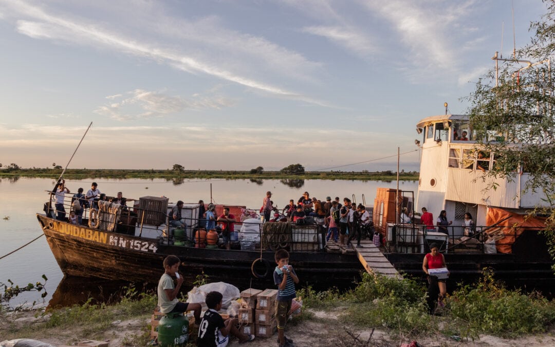 Aquidabán, el barco que padece junto al río Paraguay