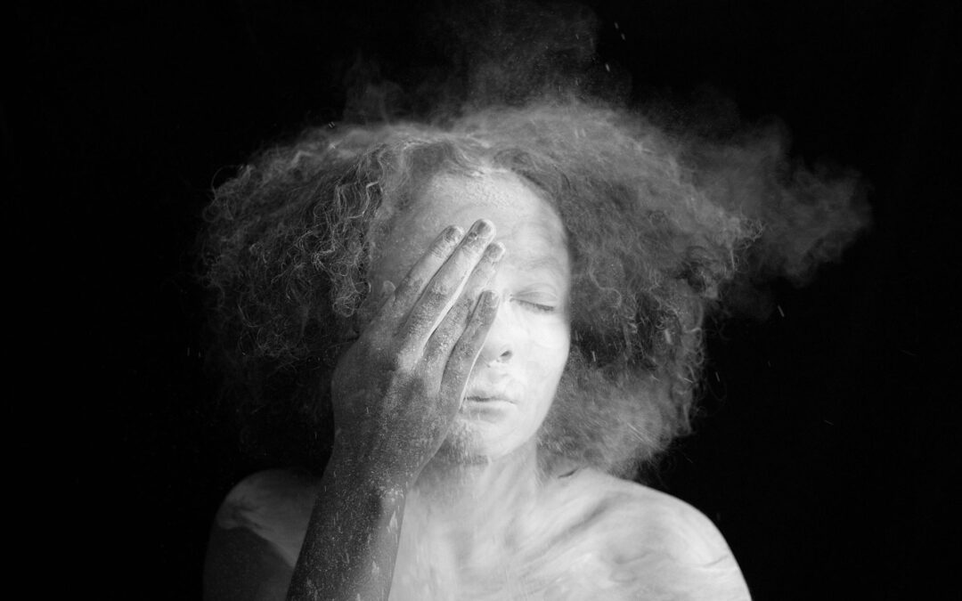 Imaginar futuros más sabrosos: fotografía, cocina y performance en la obra de Agnes Essonti